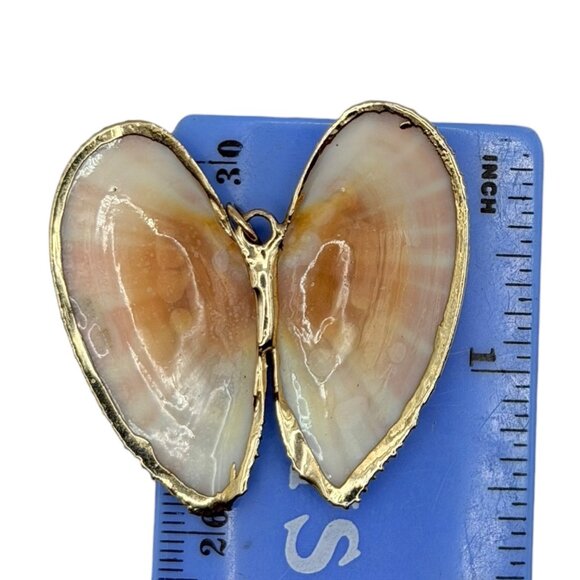 Heart-Shaped Seashell Pendant Necklace Gold-Plated Edge - Picture 3 of 12